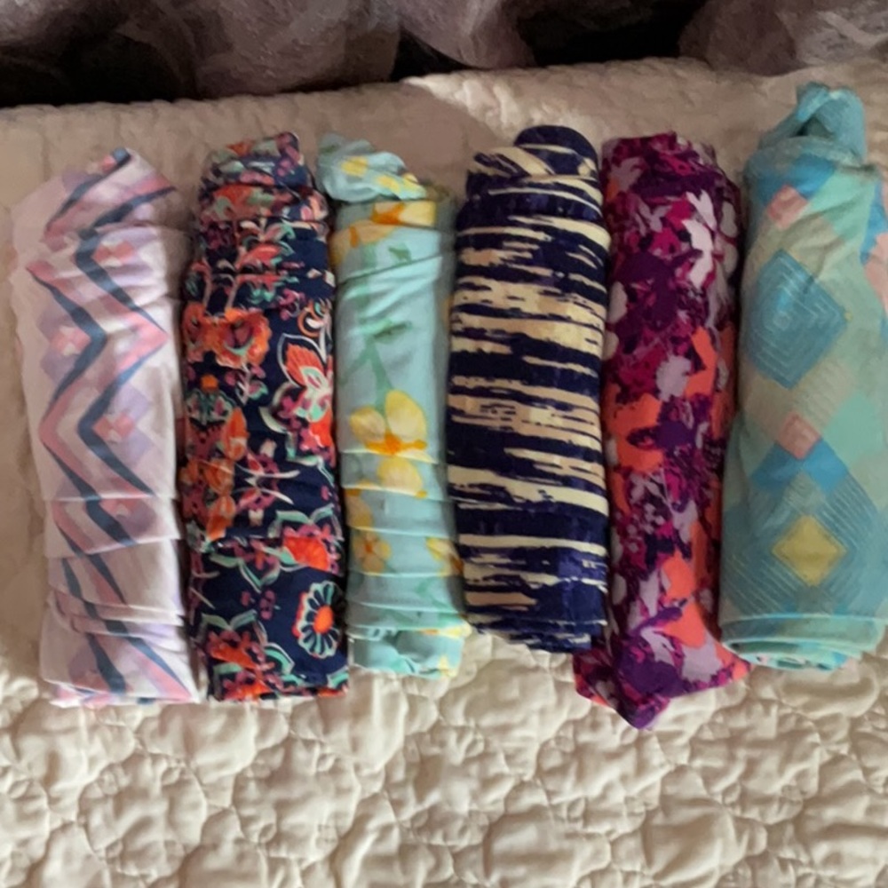 6 pair of LuLaroe Tall and Curvy leggings.